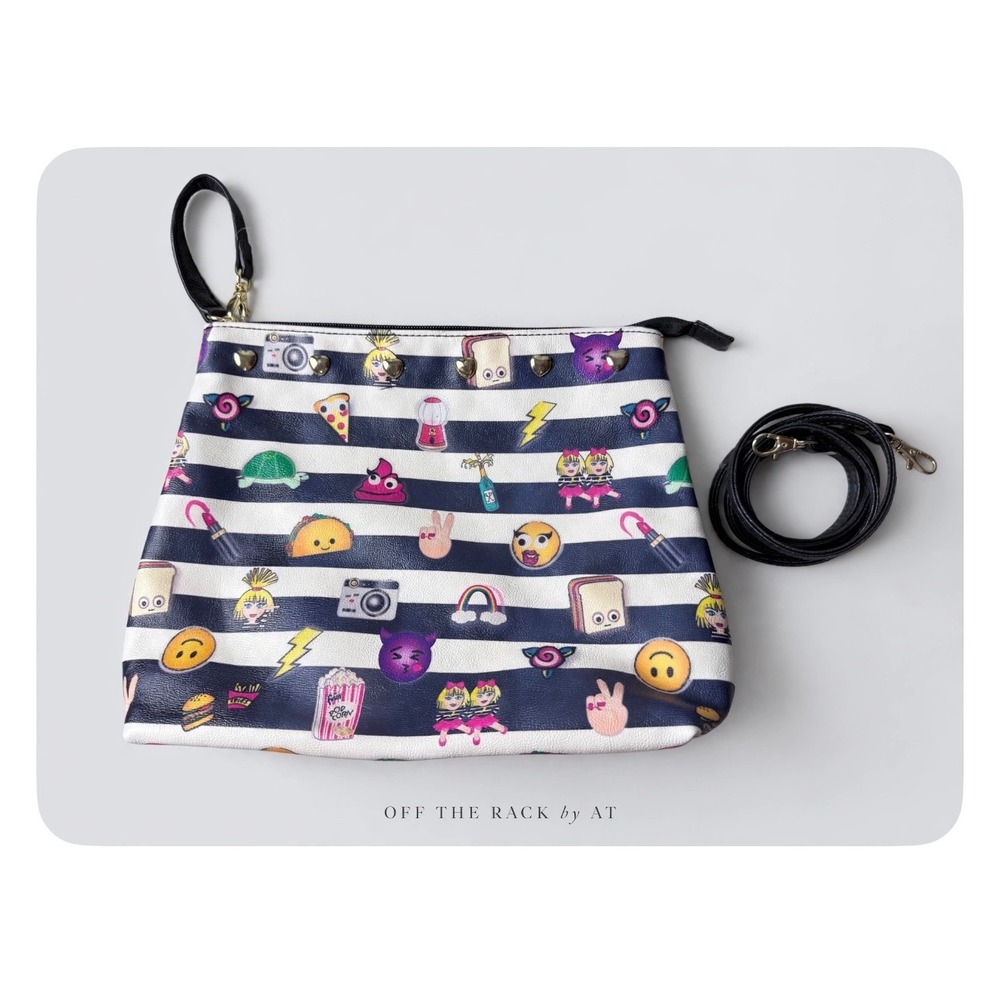 Betsey Johnson Emoji Stripe Crossbody Bag Navy White Gold Heart Studs